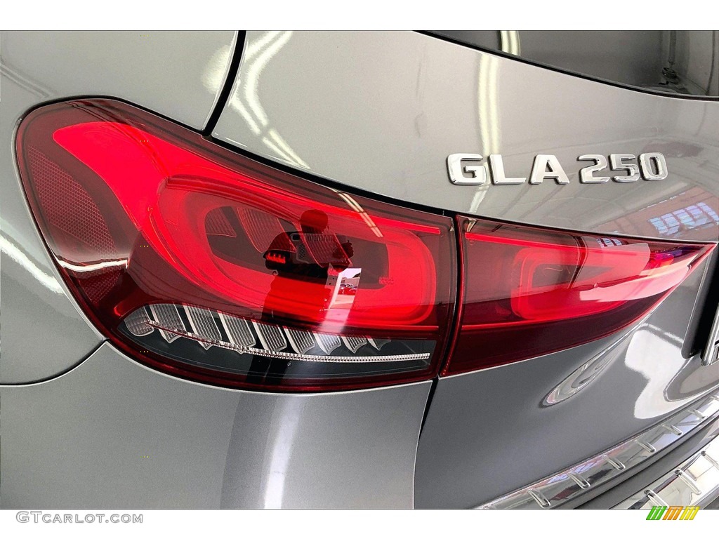 2021 GLA 250 - Mountain Grey Metallic / Black photo #29