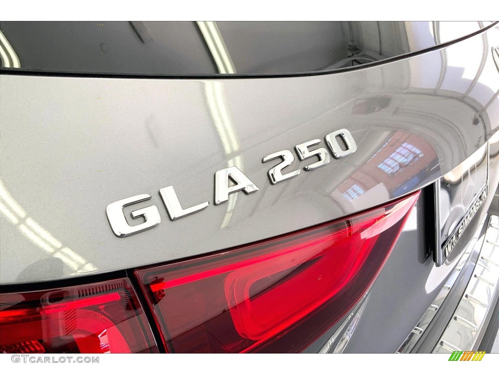 2021 GLA 250 - Mountain Grey Metallic / Black photo #31