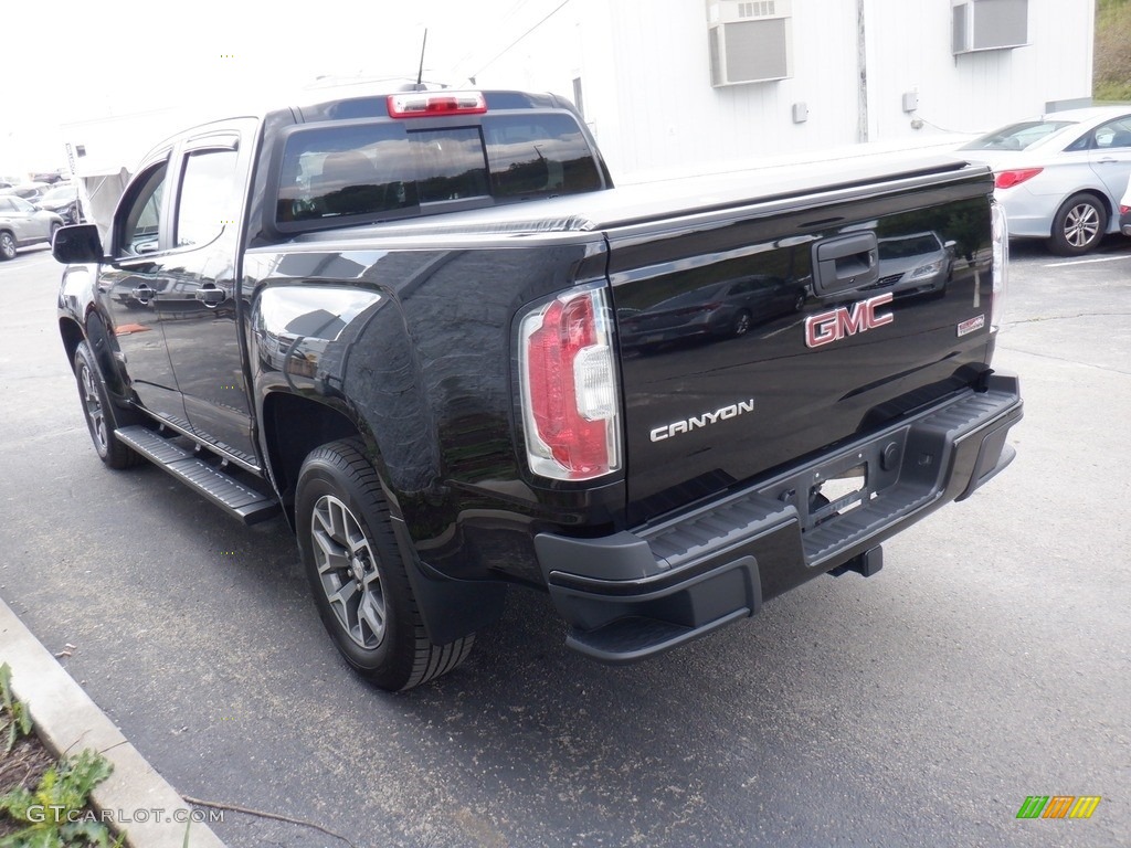 2015 Canyon SLE Crew Cab 4x4 - Onyx Black / Jet Black photo #10