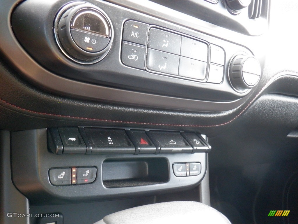2015 GMC Canyon SLE Crew Cab 4x4 Controls Photos