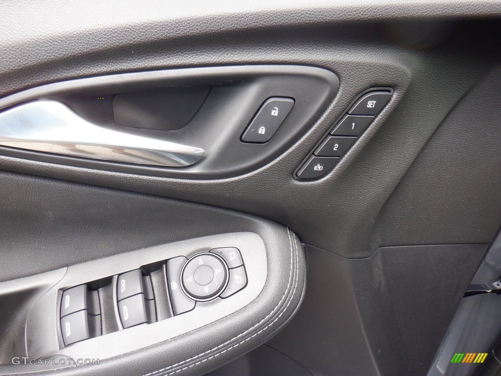 2020 Buick Encore GX Essence AWD Door Panel Photos
