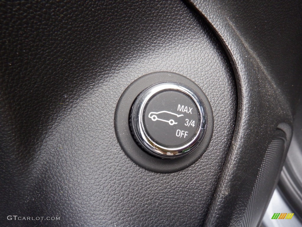 2020 Buick Encore GX Essence AWD Controls Photo #146415334