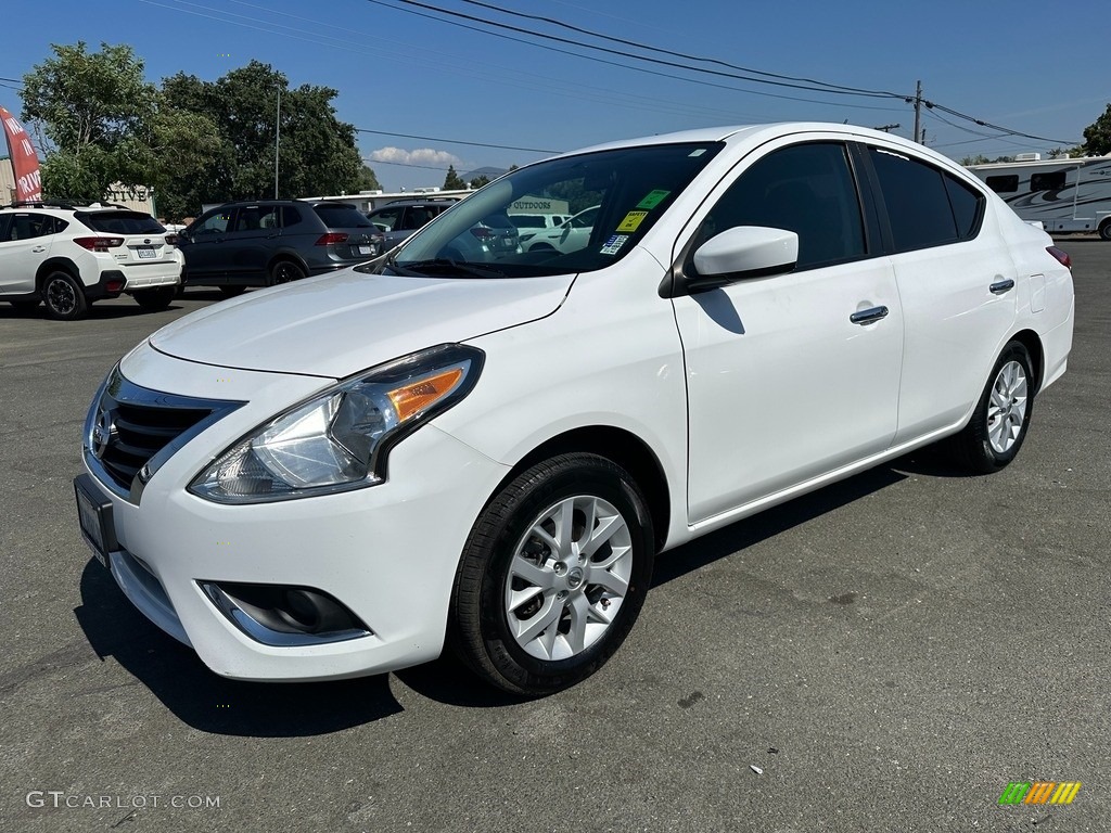 2019 Versa SV - Fresh Powder White / Charcoal photo #3