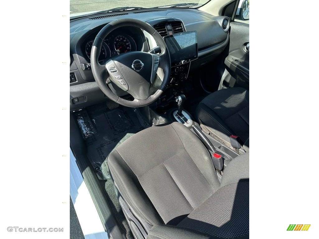 2019 Versa SV - Fresh Powder White / Charcoal photo #11