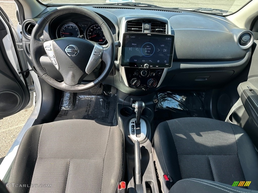 2019 Versa SV - Fresh Powder White / Charcoal photo #12