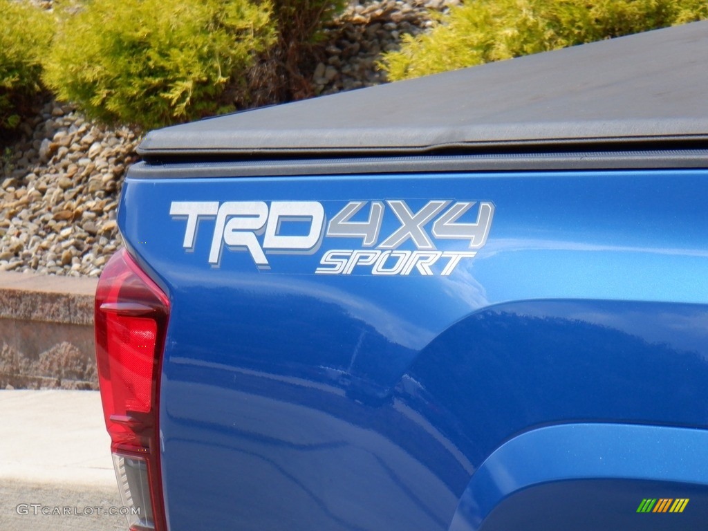 2018 Tacoma TRD Sport Access Cab 4x4 - Blazing Blue Pearl / Cement Gray photo #9