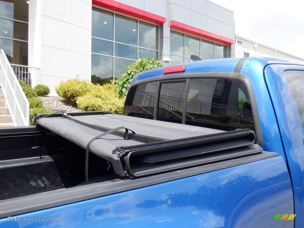 2018 Tacoma TRD Sport Access Cab 4x4 - Blazing Blue Pearl / Cement Gray photo #24