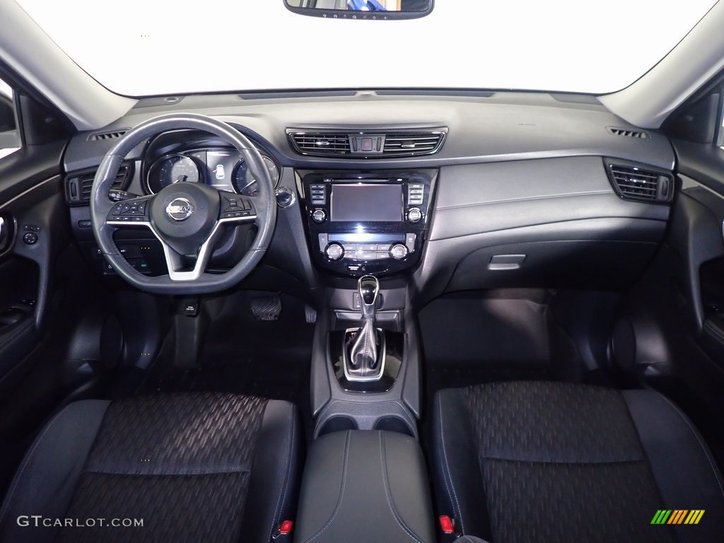 Charcoal Interior 2017 Nissan Rogue SV AWD Photo #146417407