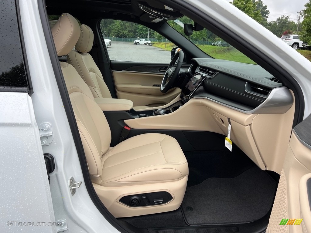 2023 Jeep Grand Cherokee L Limited Front Seat Photos