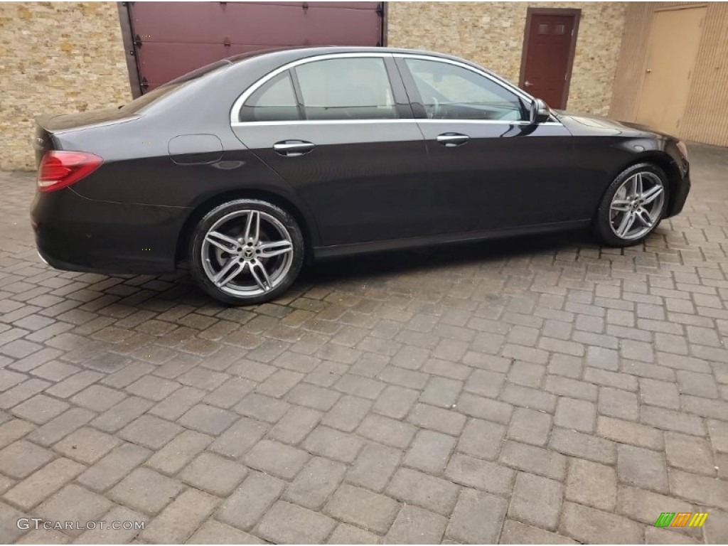2019 E 300 Sedan - Black / Black photo #5