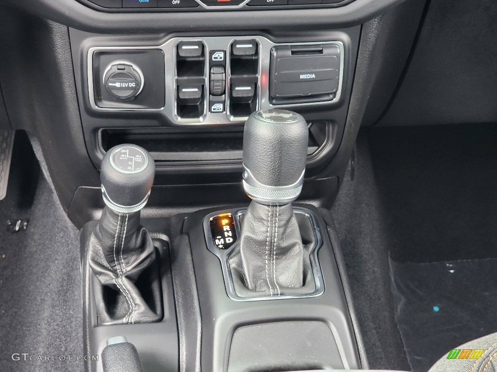 2024 Jeep Wrangler 4-Door Sahara 4xe Hybrid 8 Speed Automatic Transmission Photo #146419084