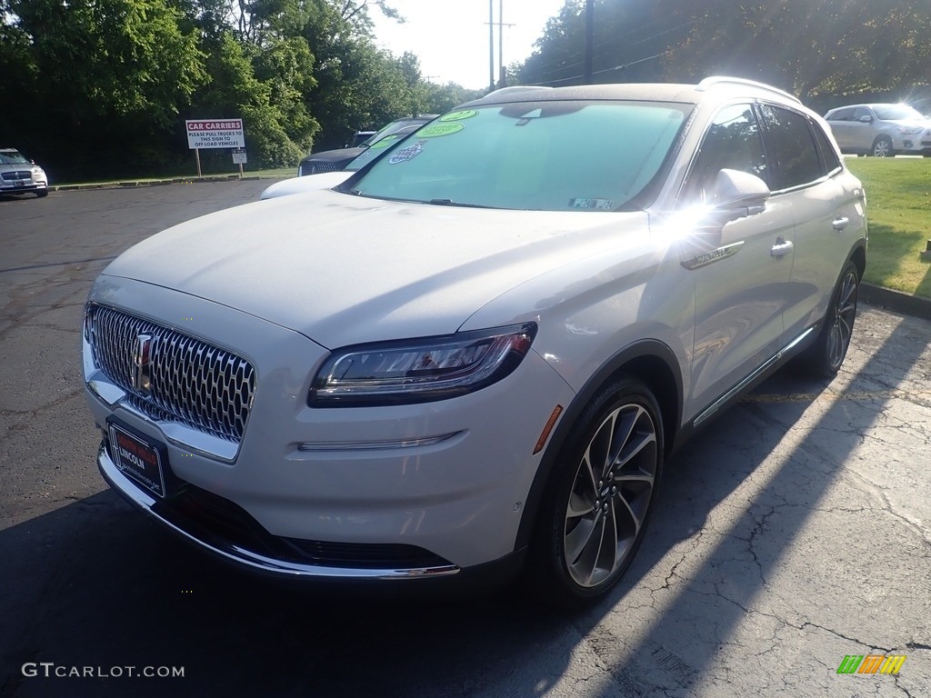 Ceramic Pearl Metallic Lincoln Nautilus