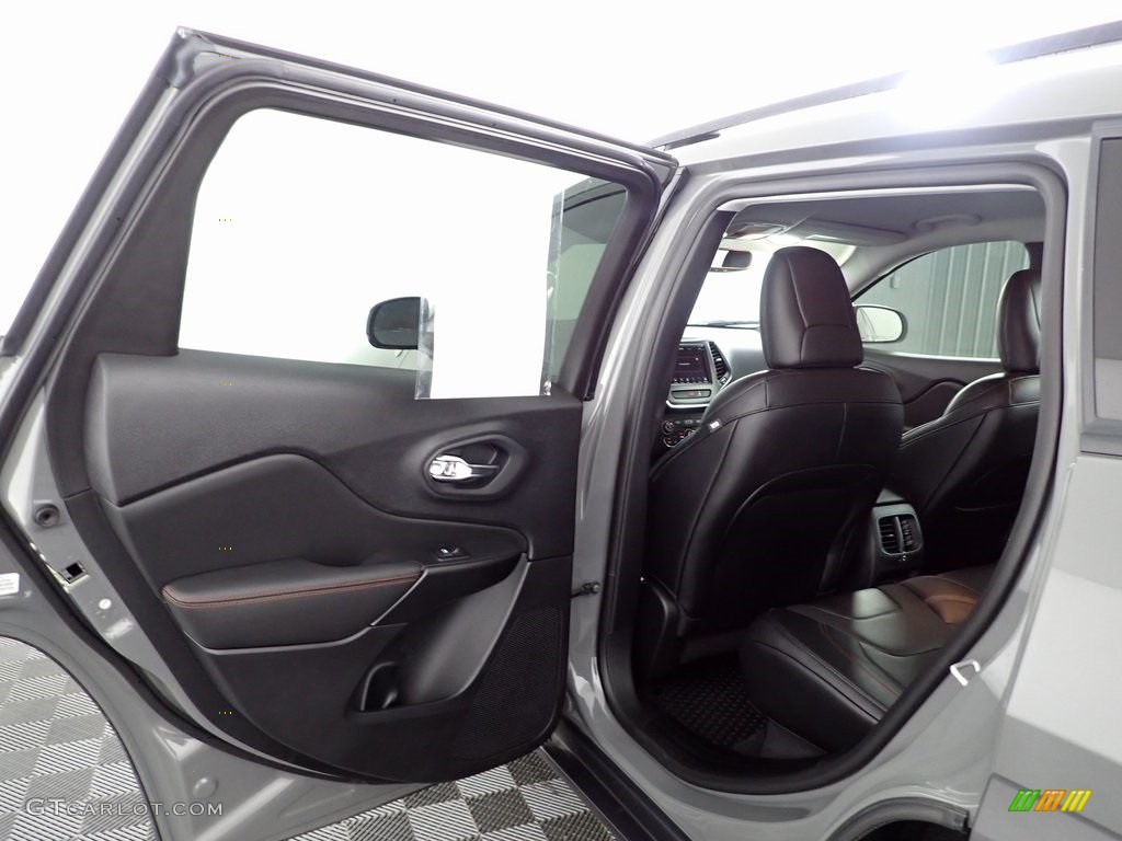 2022 Cherokee Trailhawk 4x4 - Sting-Gray / Black photo #22