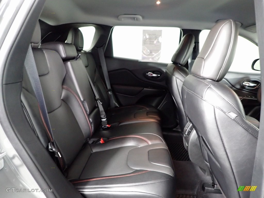 2022 Cherokee Trailhawk 4x4 - Sting-Gray / Black photo #25