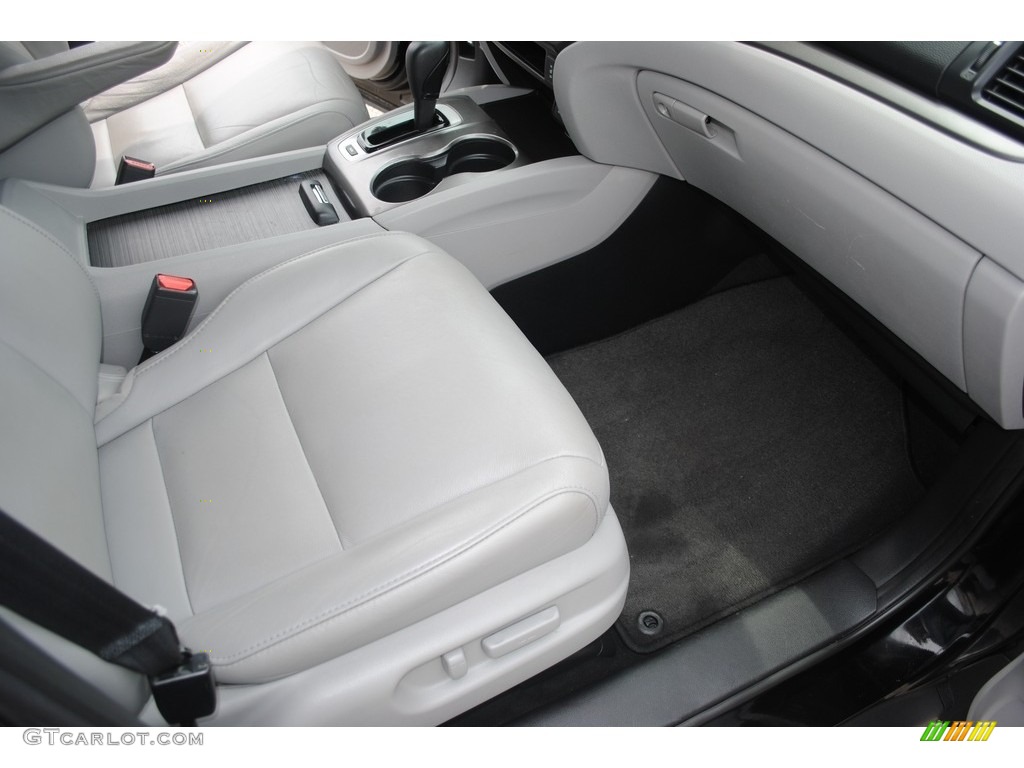 2016 Honda Pilot EX-L Front Seat Photos