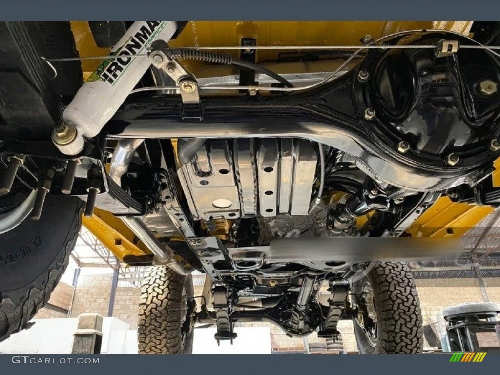 1981 Toyota Land Cruiser FJ40 Undercarriage Photos