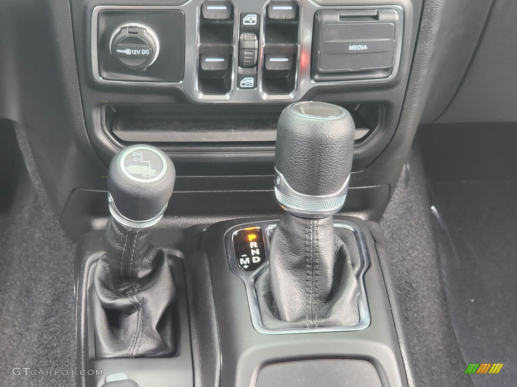 2023 Jeep Gladiator Willys 4x4 Transmission Photos