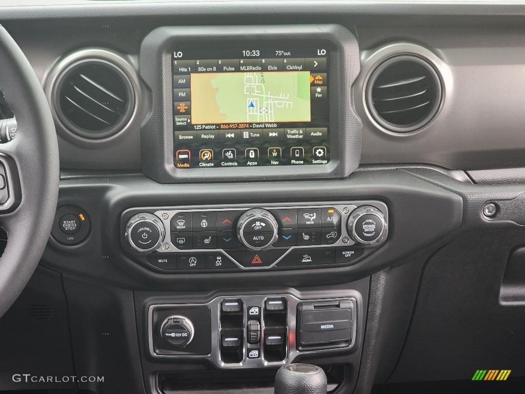 2023 Jeep Gladiator Willys 4x4 Controls Photo #146420492