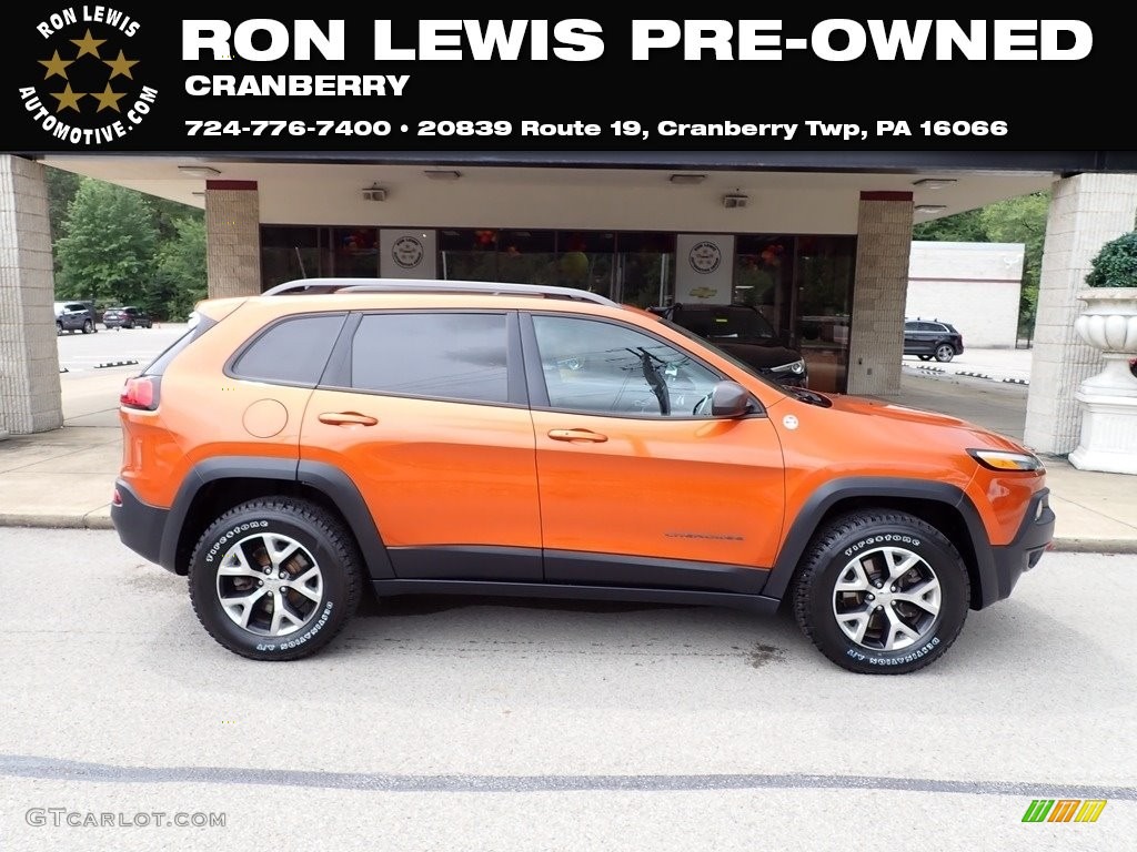 2016 Cherokee Trailhawk 4x4 - Mango Tango Pearl / Black photo #1