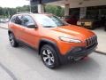 Mango Tango Pearl - Cherokee Trailhawk 4x4 Photo No. 2