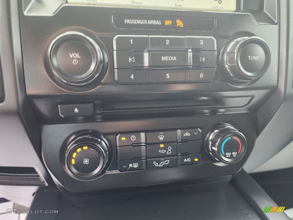 2017 Ford F150 XL SuperCrew 4x4 Controls Photos