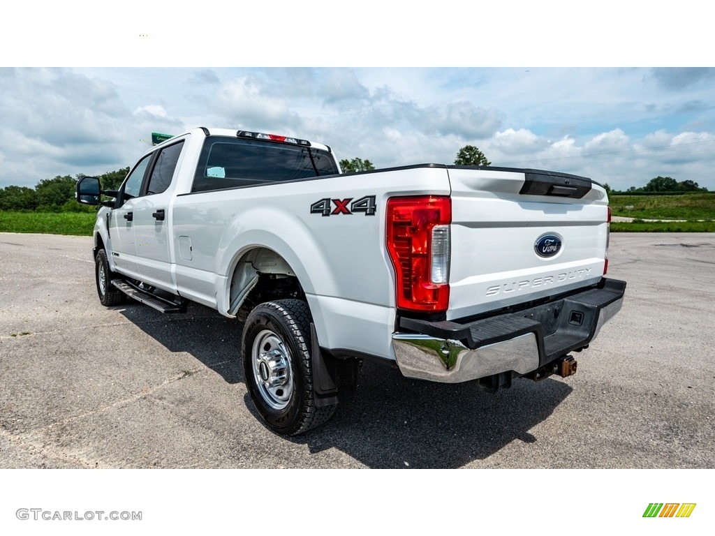 2019 F350 Super Duty XL Crew Cab 4x4 - Oxford White / Earth Gray photo #6