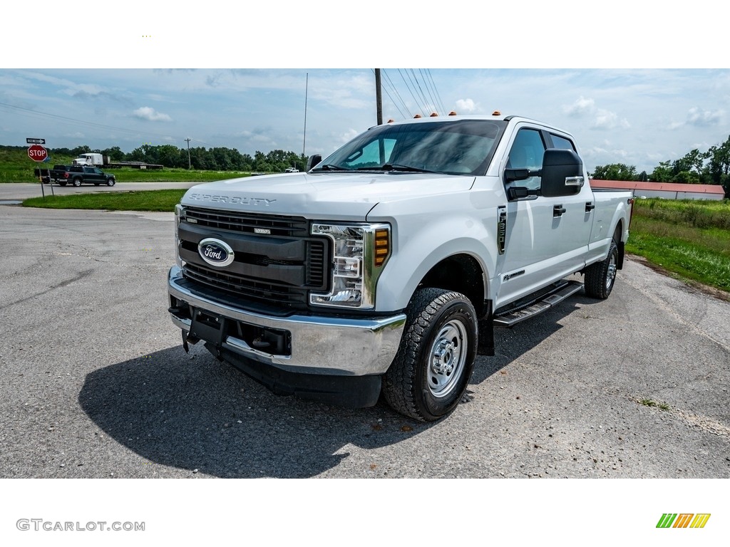 2019 F350 Super Duty XL Crew Cab 4x4 - Oxford White / Earth Gray photo #8