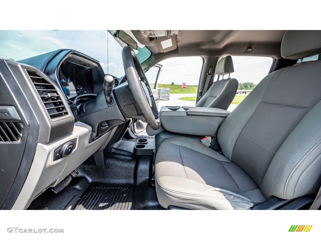 2019 F350 Super Duty XL Crew Cab 4x4 - Oxford White / Earth Gray photo #18