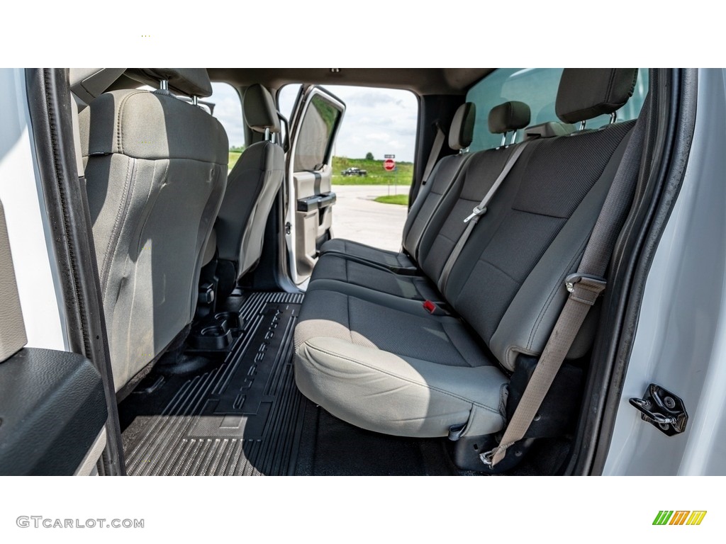 2019 F350 Super Duty XL Crew Cab 4x4 - Oxford White / Earth Gray photo #20