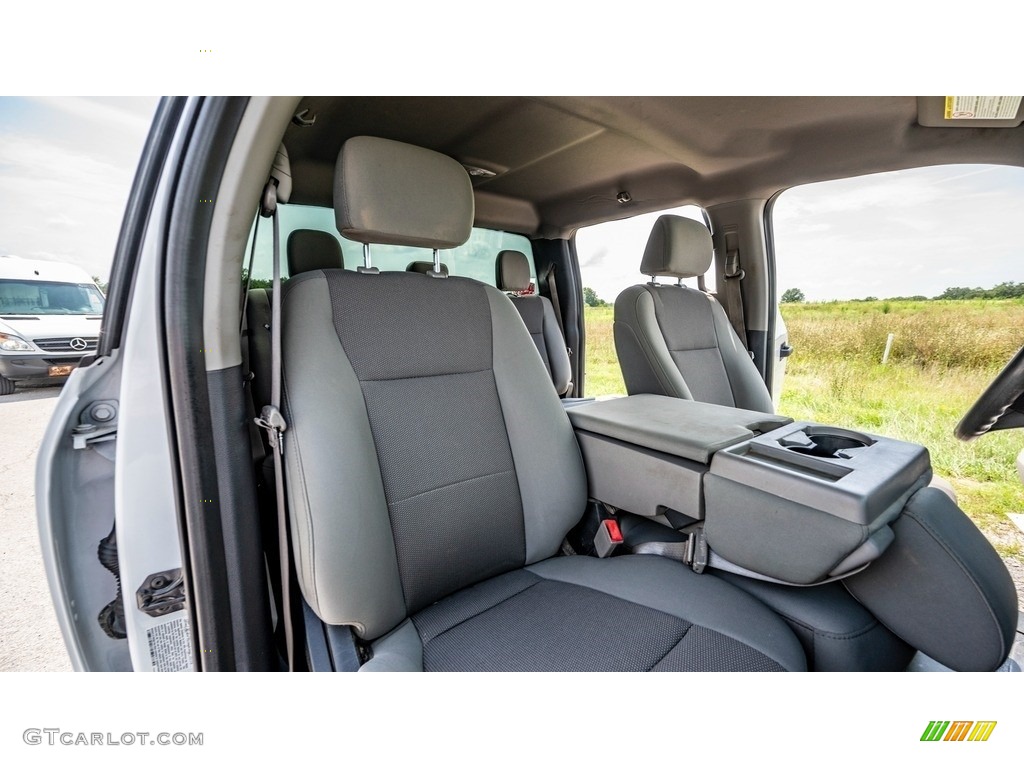 2019 F350 Super Duty XL Crew Cab 4x4 - Oxford White / Earth Gray photo #25