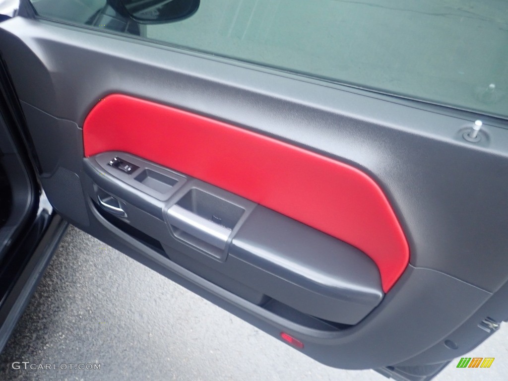 2014 Challenger R/T - Black / Dark Slate Gray/Radar Red photo #18