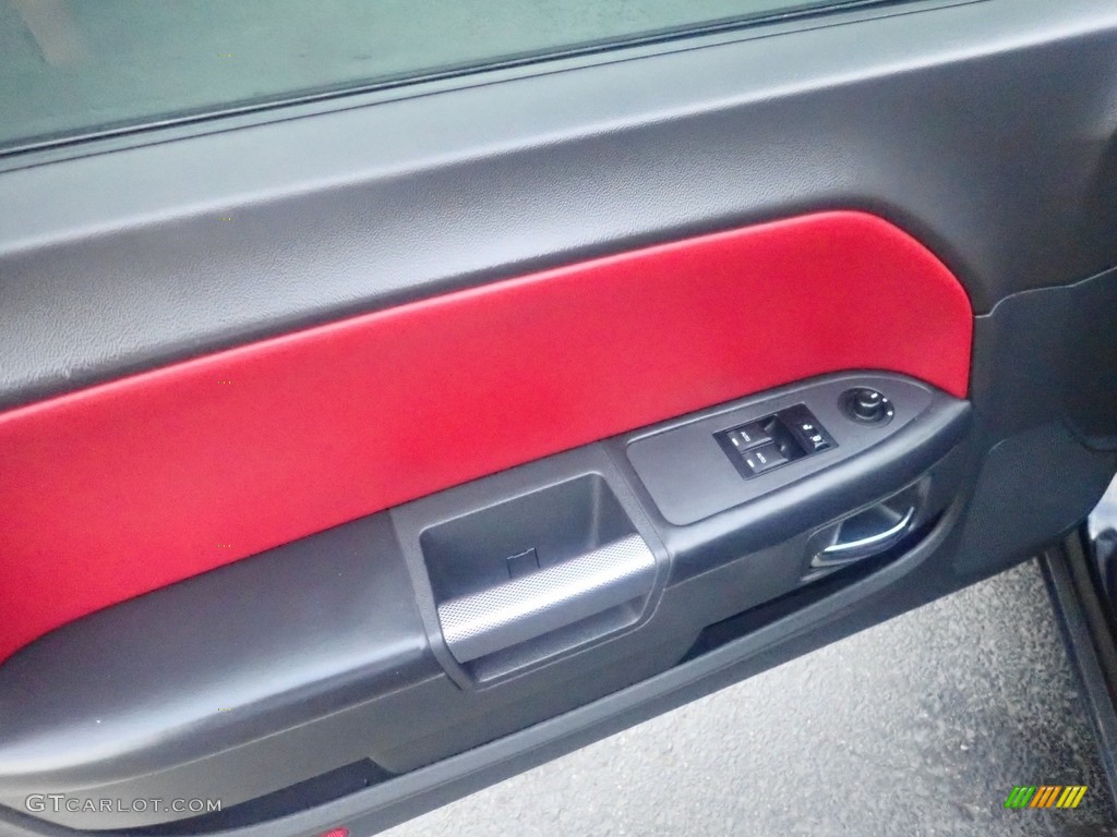 2014 Challenger R/T - Black / Dark Slate Gray/Radar Red photo #22