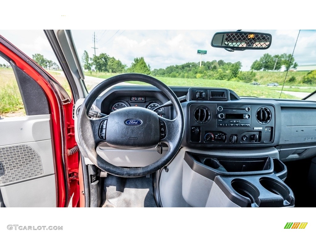 2014 E-Series Van E350 Cargo Van - Vermillion Red / Medium Flint photo #28