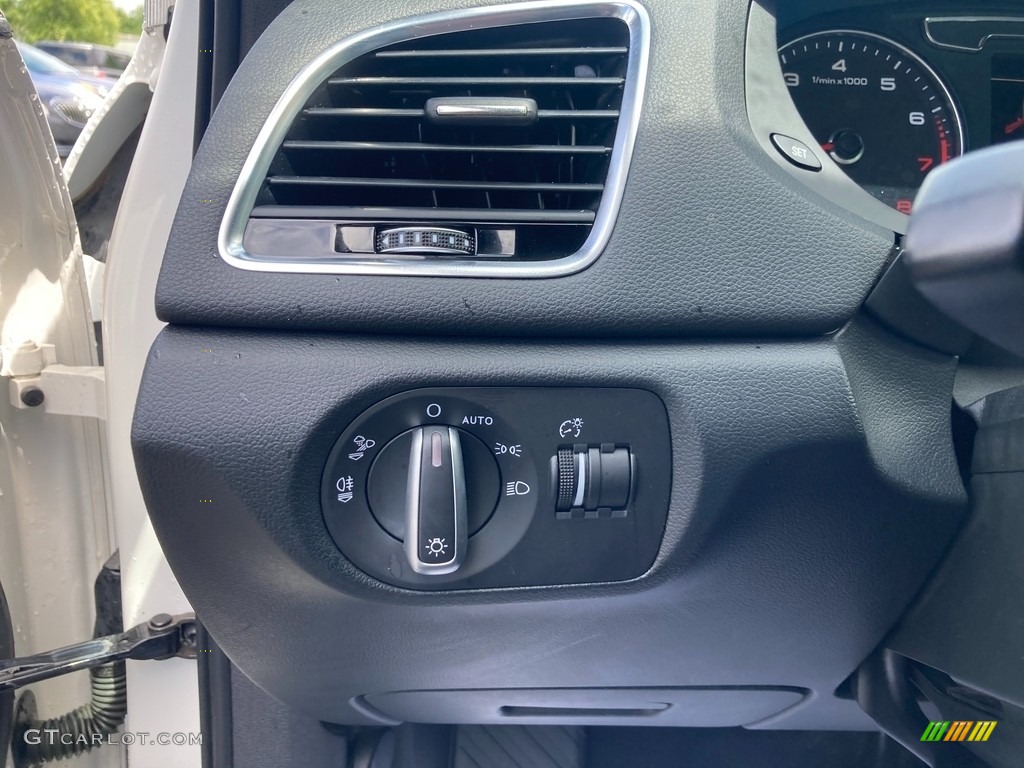 2016 Audi Q3 2.0 TSFI Prestige Controls Photo #146427299