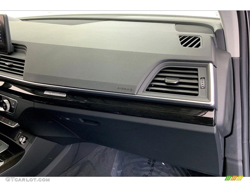 2020 Audi Q5 Premium quattro Black Dashboard Photo #146427941