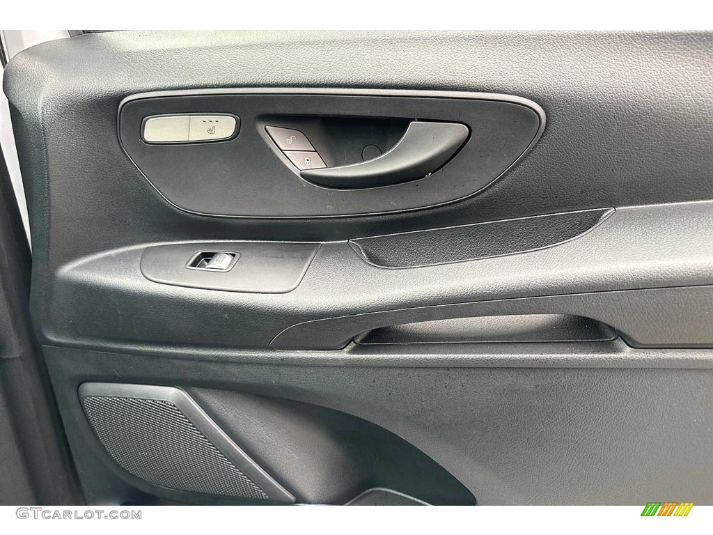2022 Mercedes-Benz Metris Cargo Van Door Panel Photos