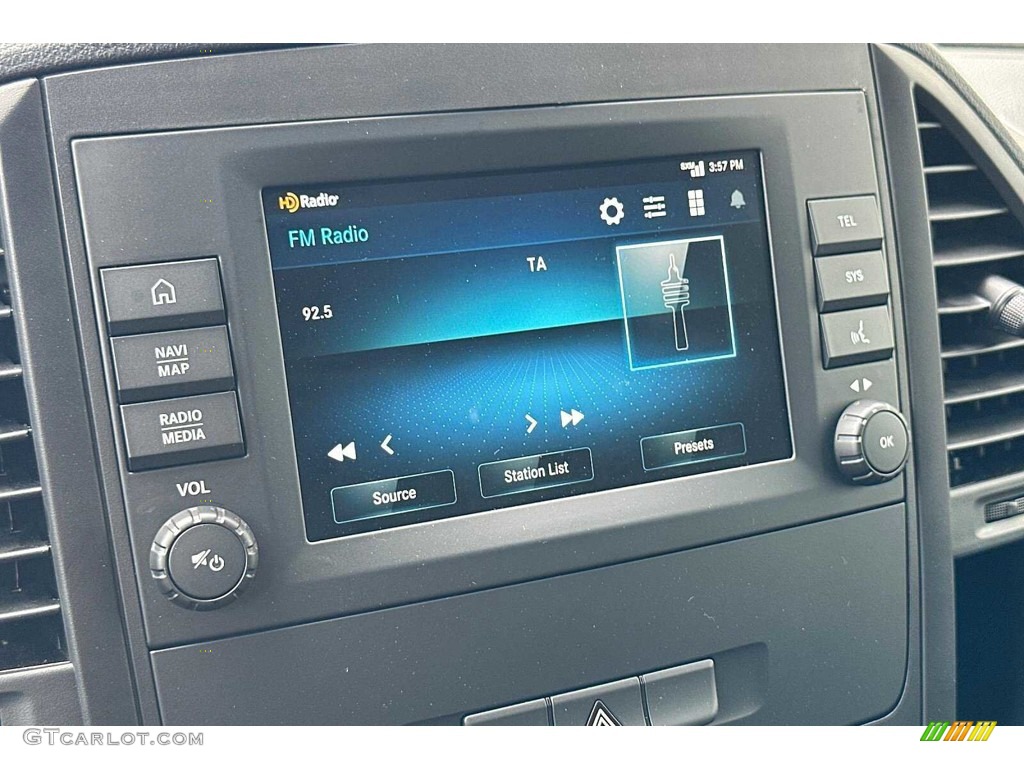 2022 Mercedes-Benz Metris Cargo Van Controls Photo #146429138