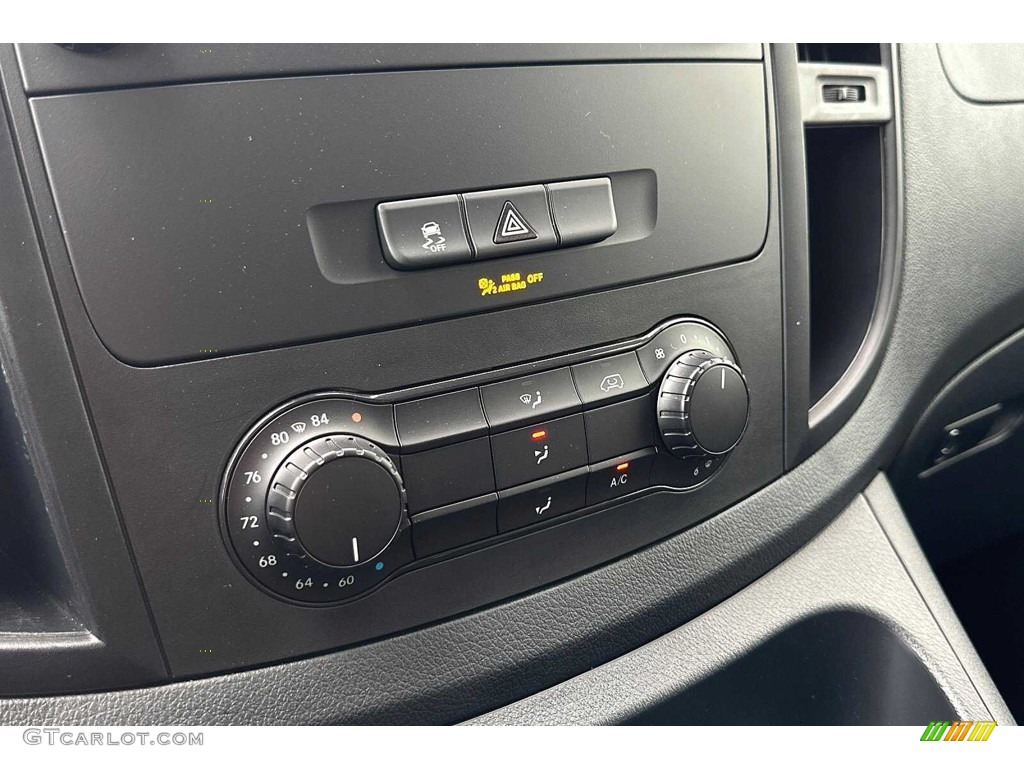 2022 Mercedes-Benz Metris Cargo Van Controls Photos
