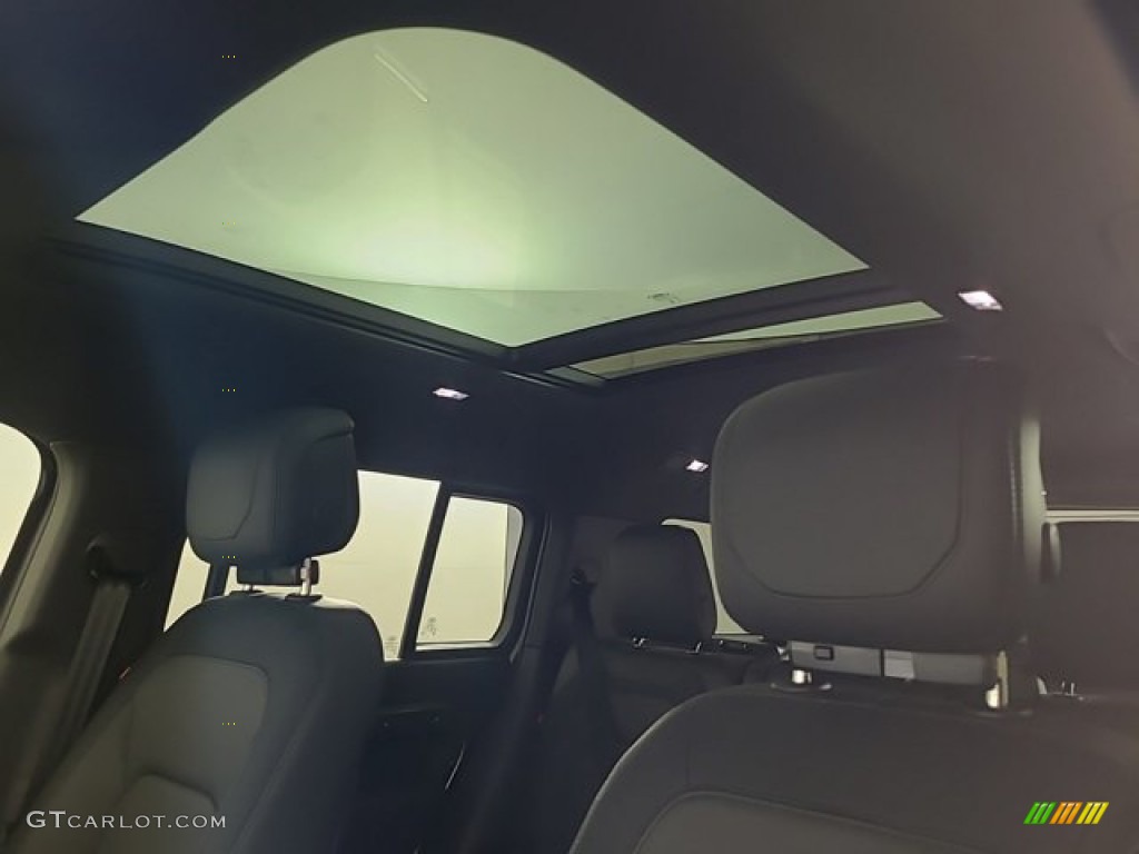 2023 Land Rover Defender 130 X-Dynamic SE Sunroof Photo #146430478