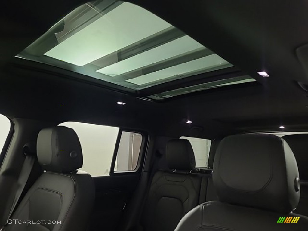 2023 Land Rover Defender 130 SE Sunroof Photo #146431013