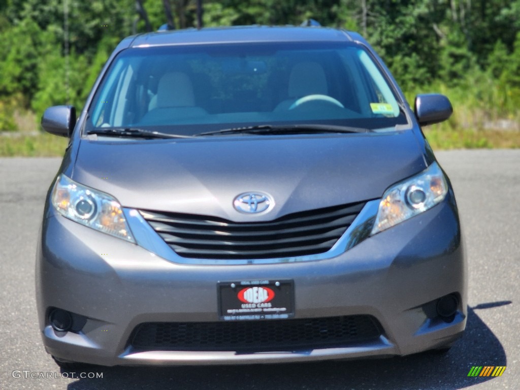 2011 Sienna LE - Predawn Gray Mica / Light Gray photo #3