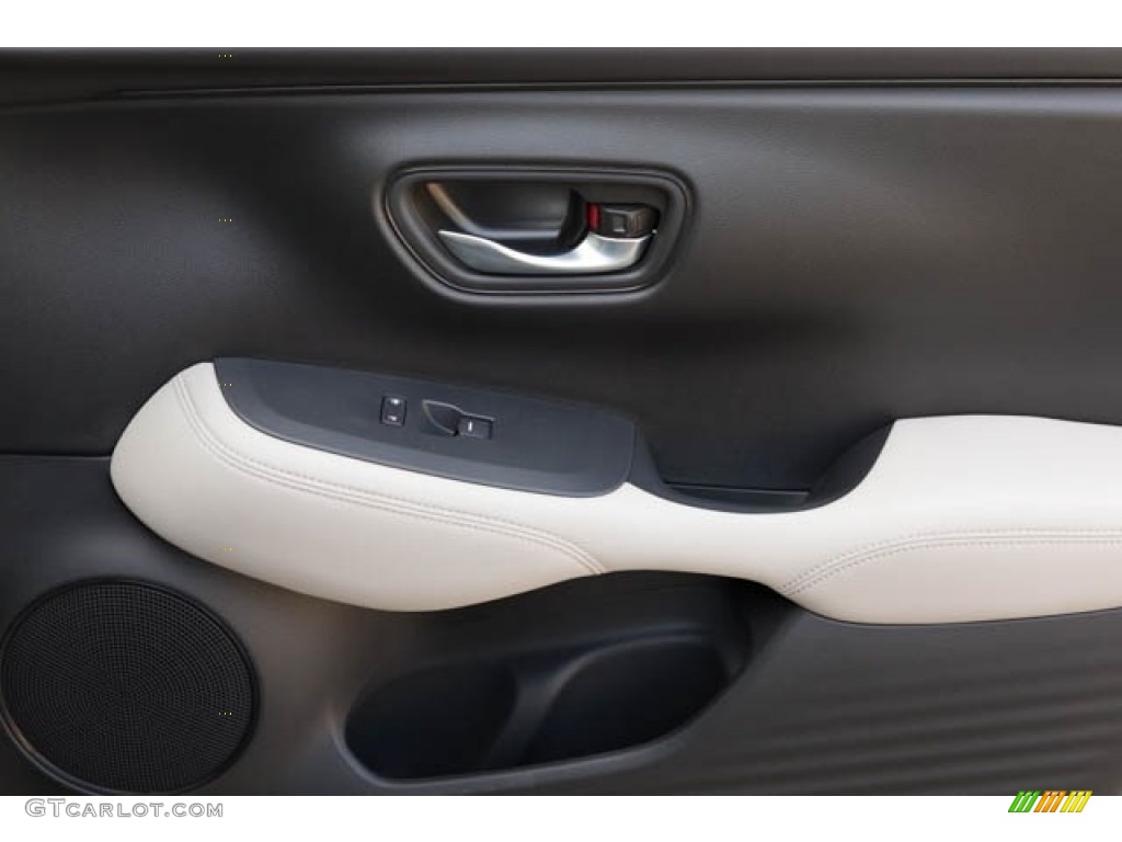 2024 Honda HR-V LX Gray Door Panel Photo #146431562