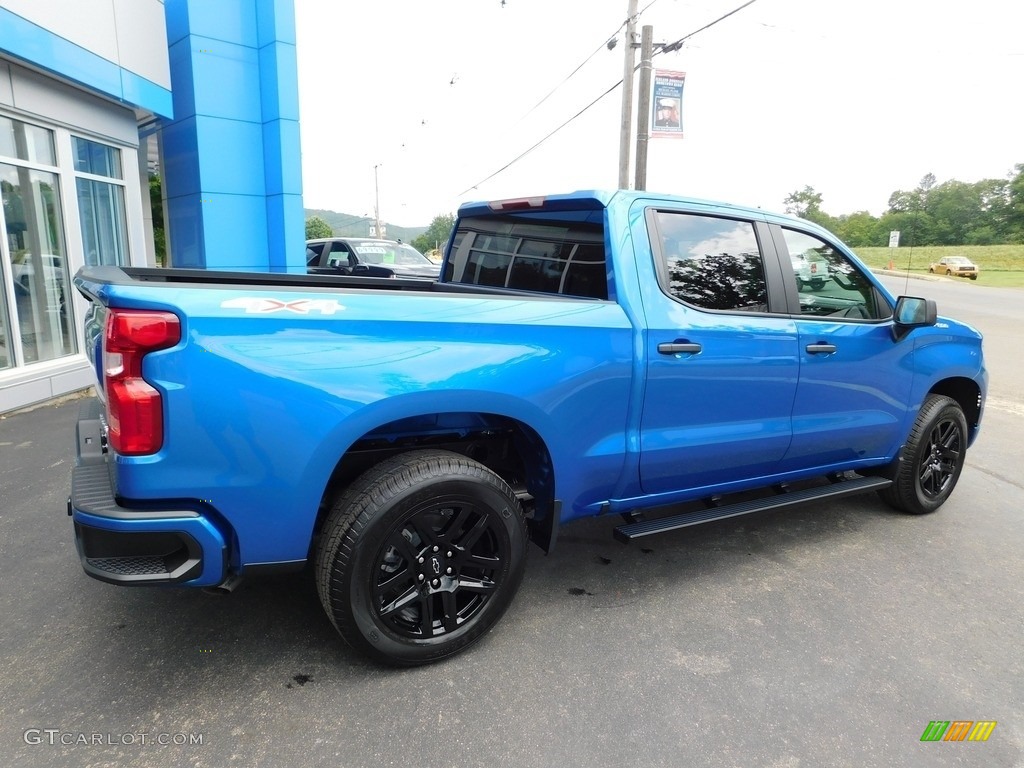 2024 Silverado 1500 Custom Crew Cab 4x4 - Glacier Blue Metallic / Jet Black photo #9