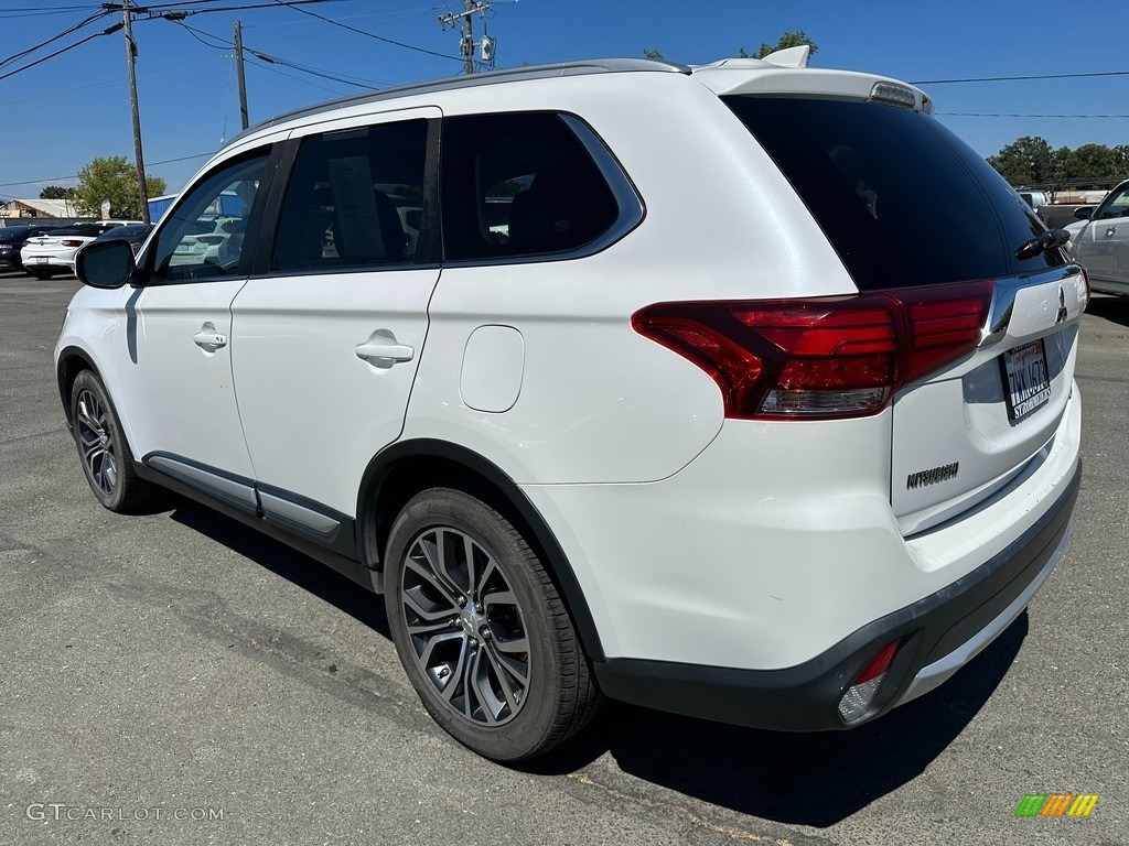 2017 Outlander SEL S-AWC - Diamond White Pearl / Beige photo #4