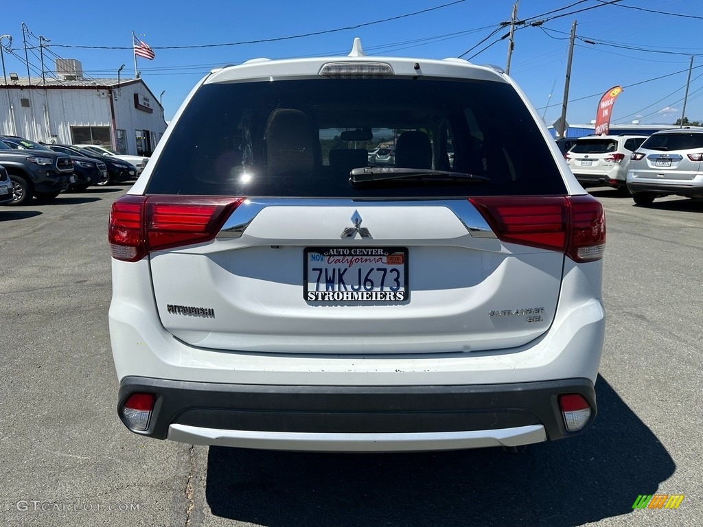 2017 Outlander SEL S-AWC - Diamond White Pearl / Beige photo #5