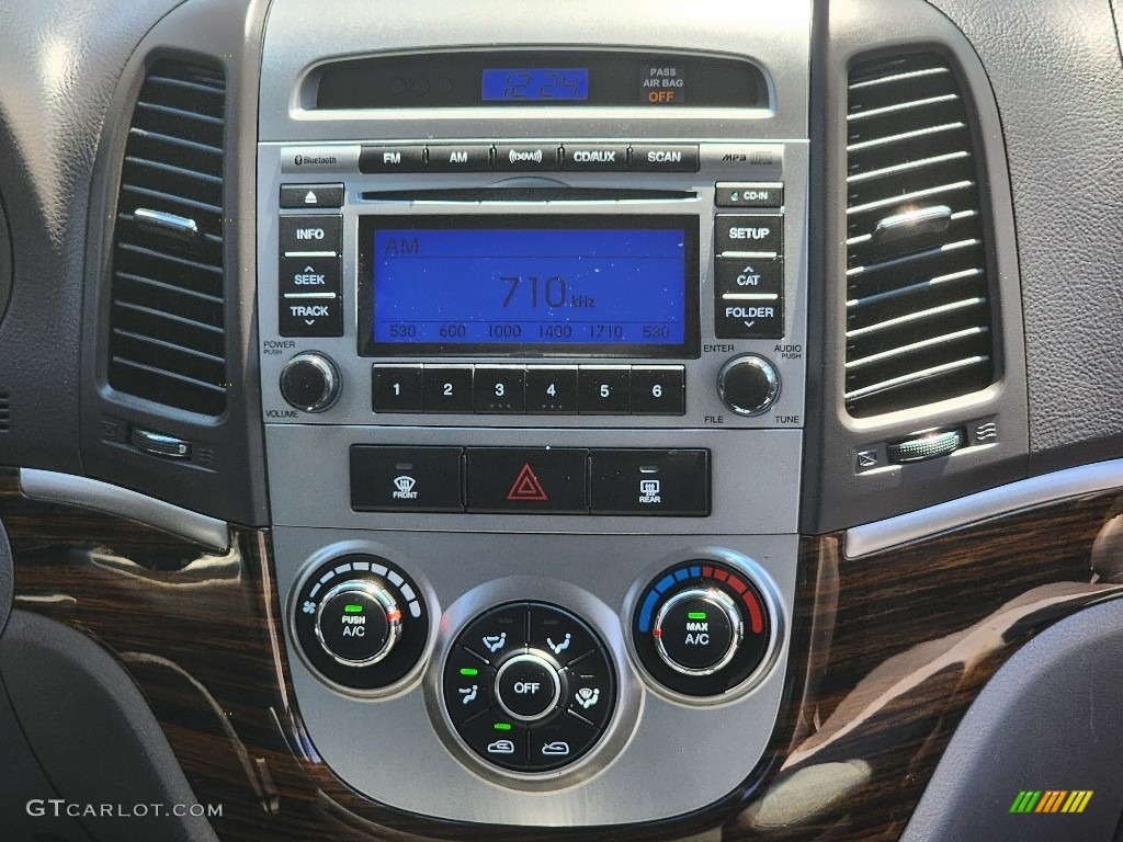 2012 Santa Fe SE V6 - Glacier White / Gray photo #18