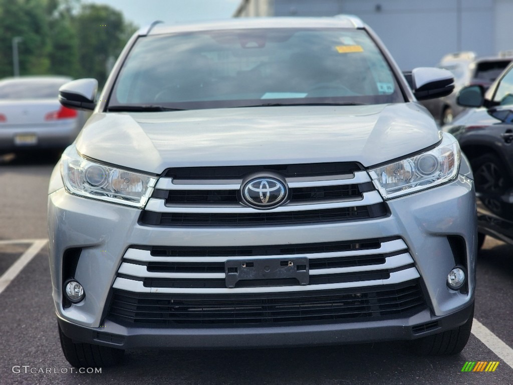2019 Highlander XLE AWD - Celestial Silver Metallic / Black photo #2