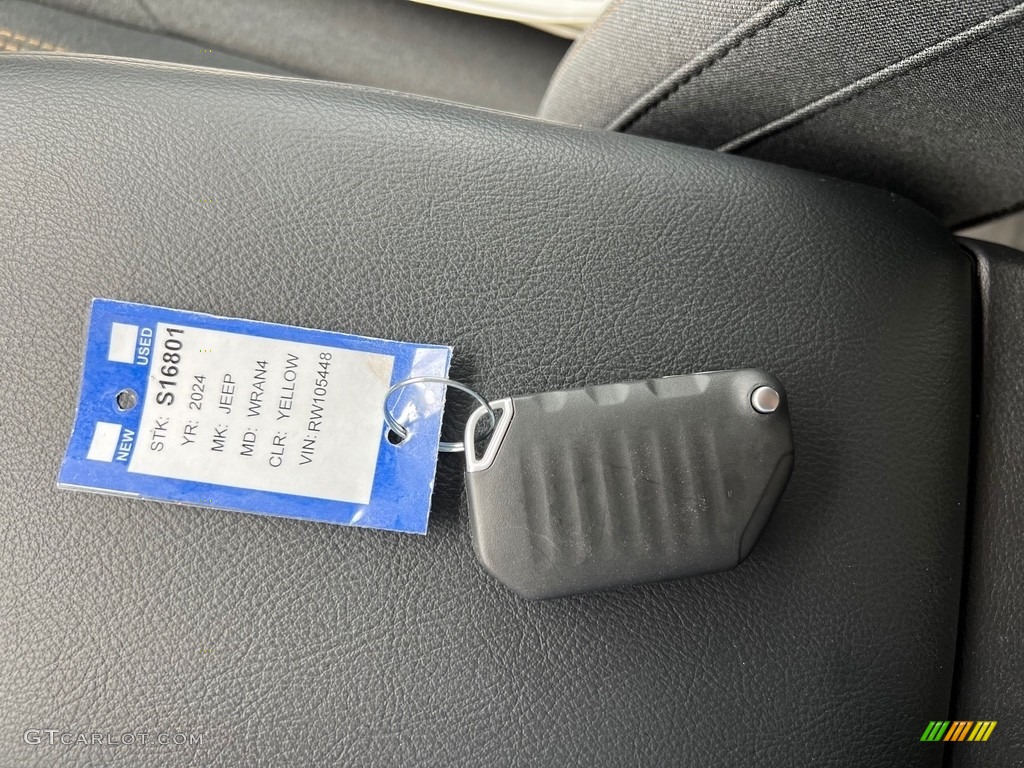 2024 Jeep Wrangler 4-Door Sport 4x4 Keys Photos
