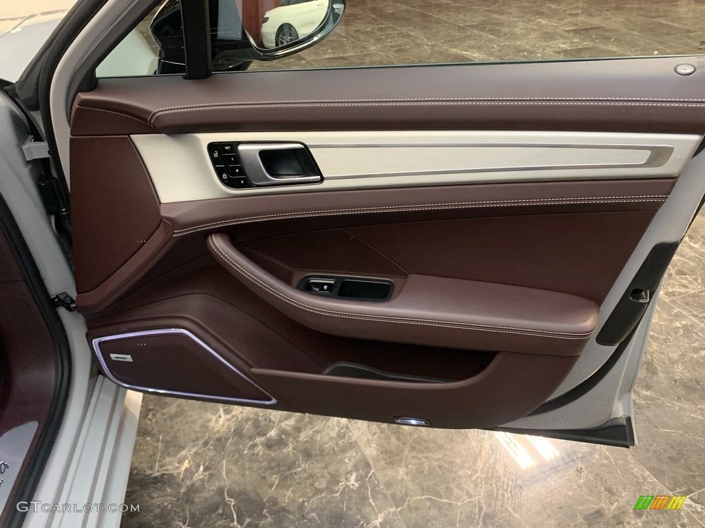 2019 Porsche Panamera 4 Door Panel Photos