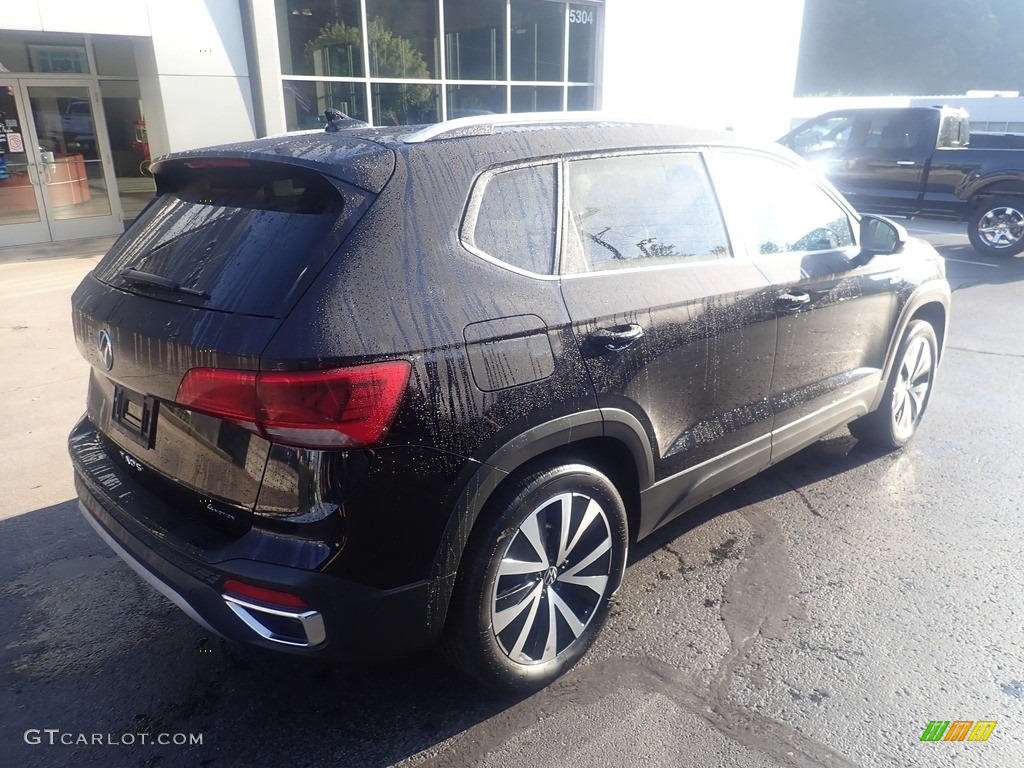 2022 Taos SE 4Motion - Deep Black Pearl / Black photo #2